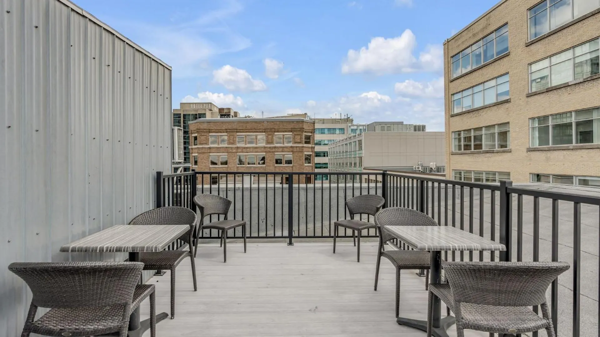 Initial / Harry / Quebec+Stat Apartment 0*, Quebec City Canada